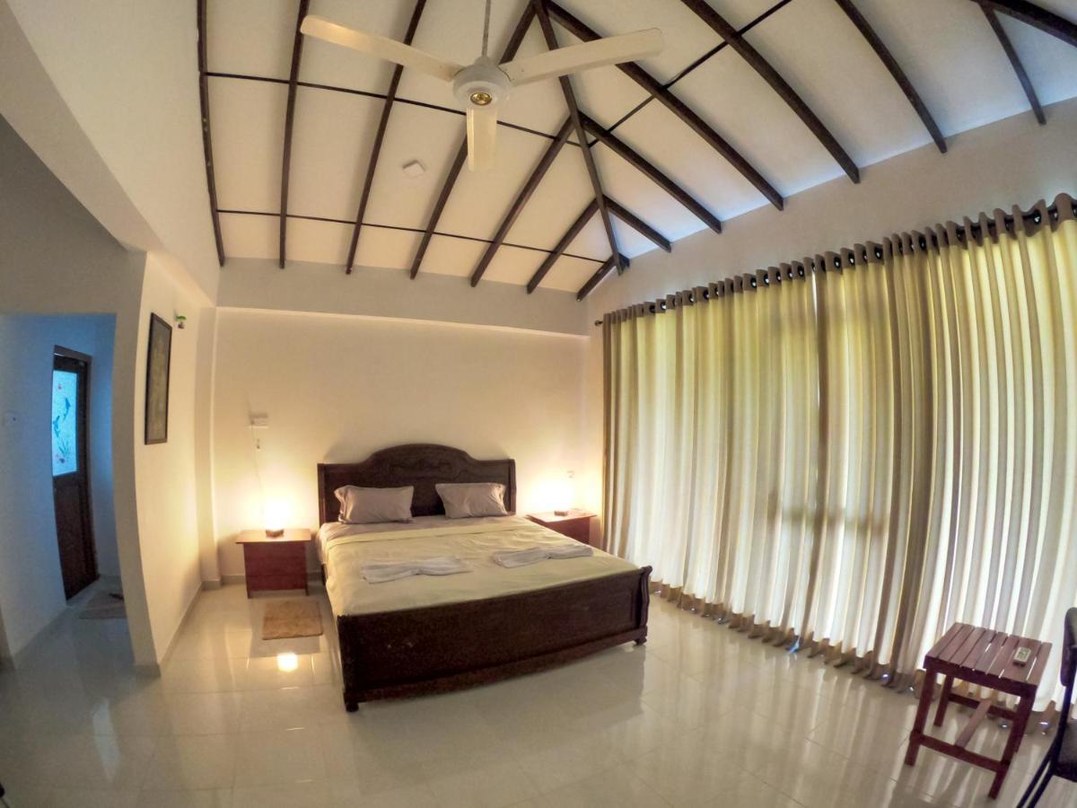 Pinnawala Elephant Front View Hotel Rambukkana 外观 照片
